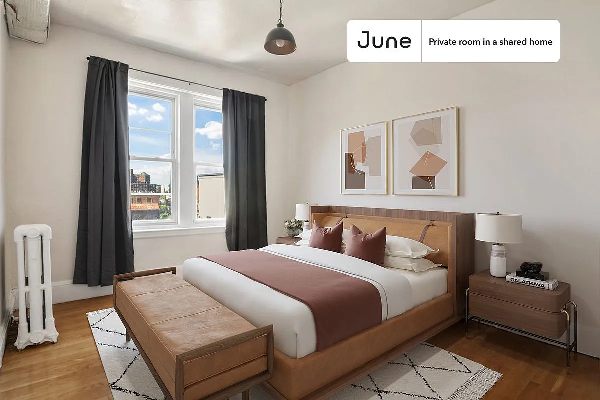 Queen bedroom in 4 bed/1 bath home in Allston #458 A — Photo 1