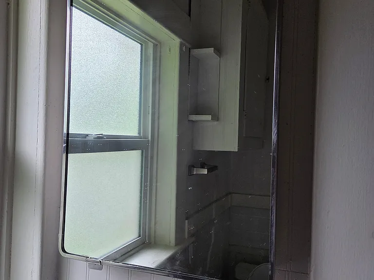 203 E Market Ave — Photo 7