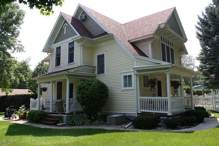 1st image of 228 1st Ave SE