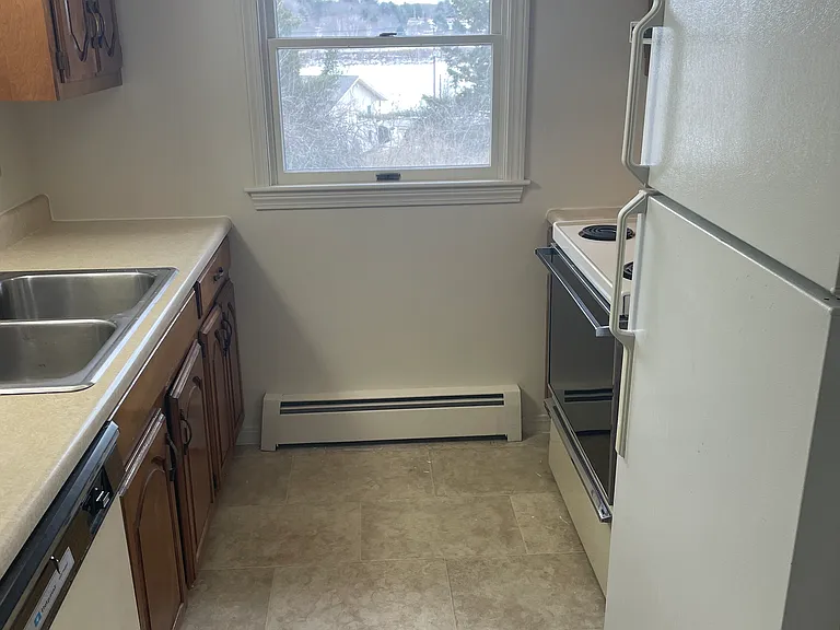 816 State St #3 — Photo 8