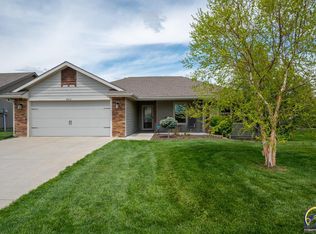 4512 SW Woods Dr, Topeka, KS 66610