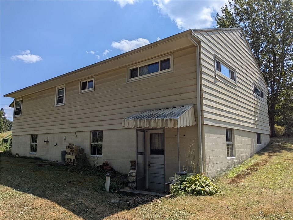 2nd image of 127 Concord Circle Rd