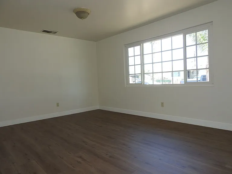 420 Cedar St — Photo 8