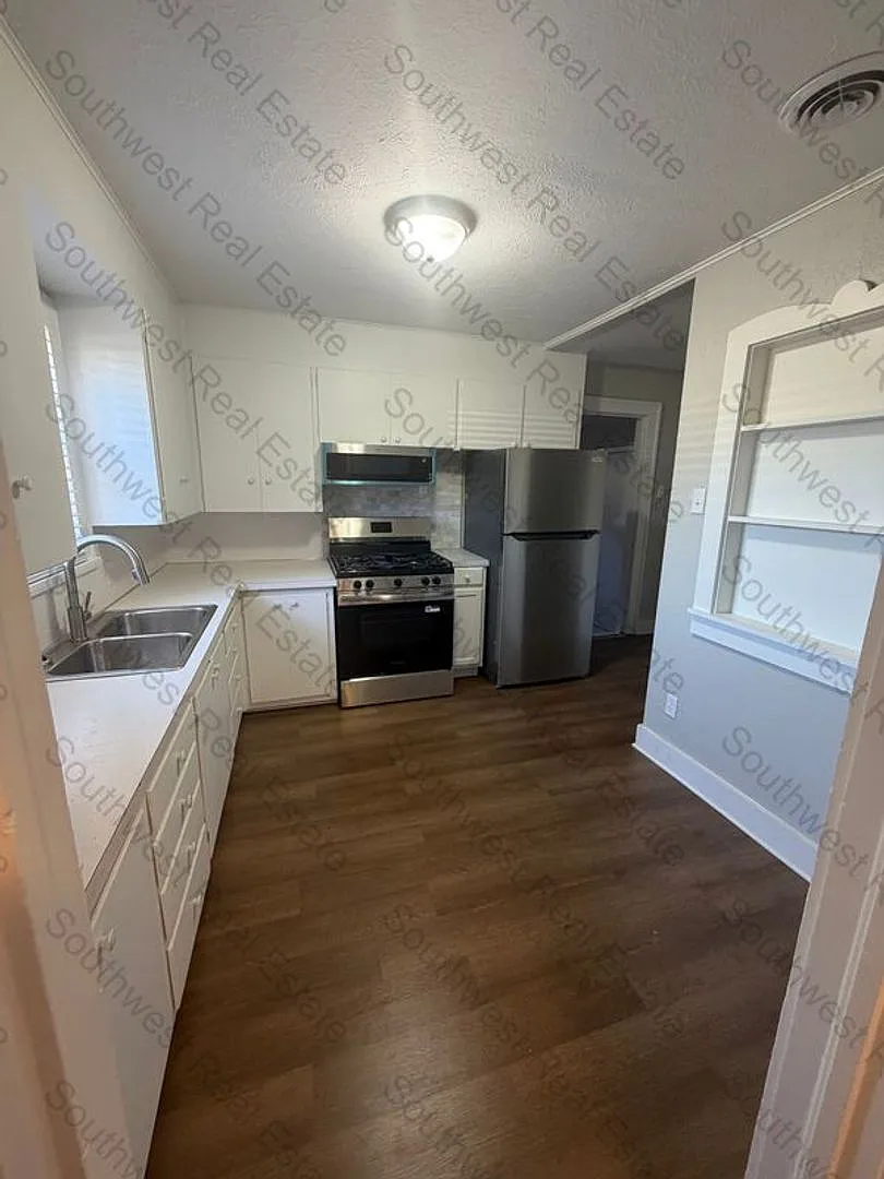 Charming historic 2 bedroom 1 bathroom house — Photo 2