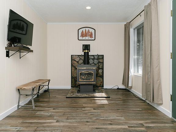 4th image of 1105 Litz Rd