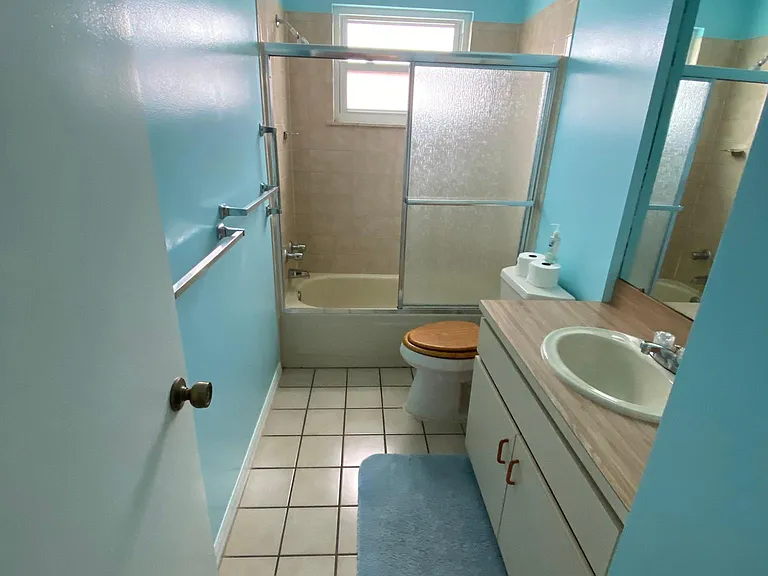 109 Cypress Dr E — Photo 12