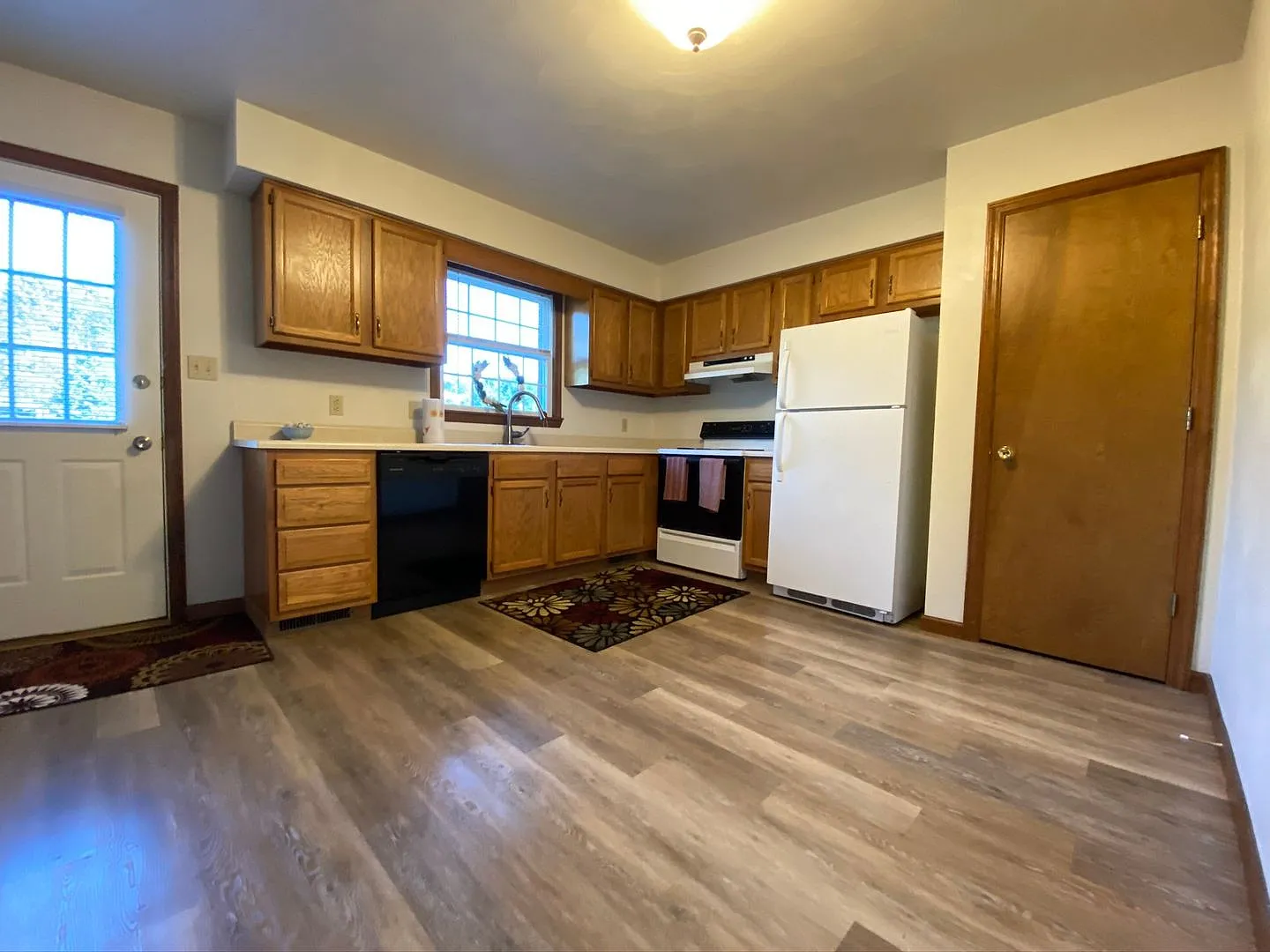 108 Edgewater Vlg #32 photo 1