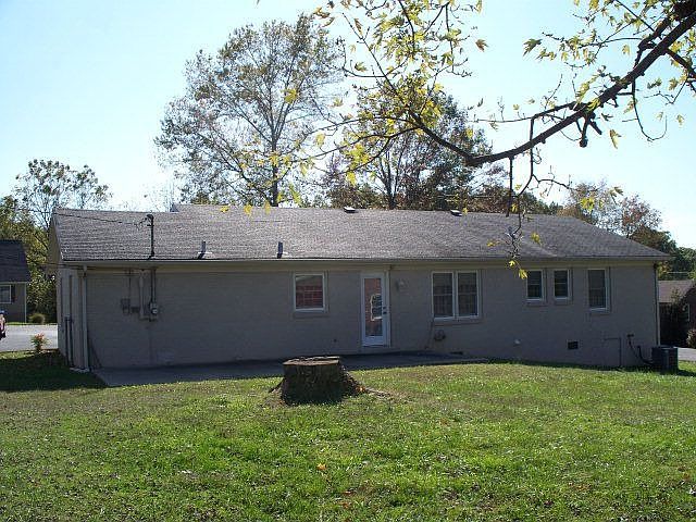 2nd image of 102 Moss St