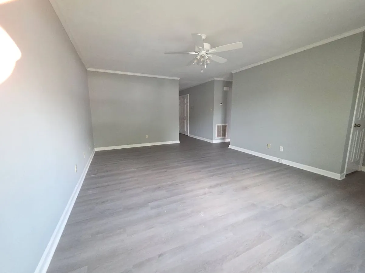 Building Photo - 502 N Audubon Ave #B