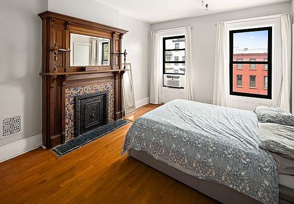 2nd image of 59 Halsey St APT 3