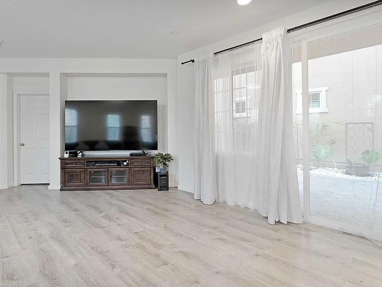 1224 Los Olivos St — Photo 7