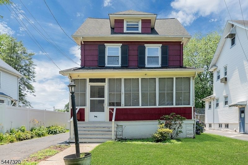 1st image of 434 E 3Rd Ave