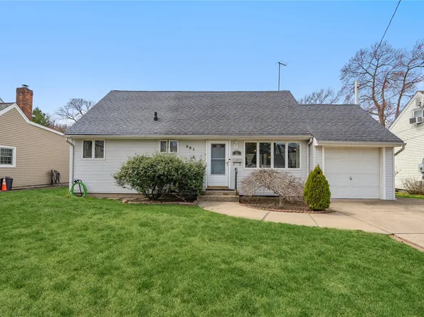 281 Meadowbrook Road, Merrick, NY 11566