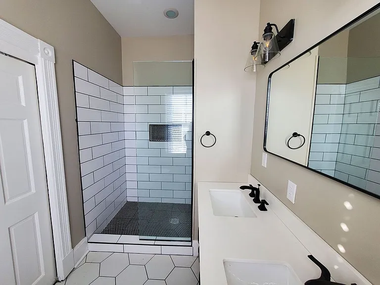 1407 Habersham St — Photo 15