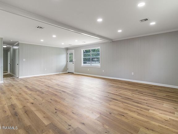 3rd image of 229 Celeste St