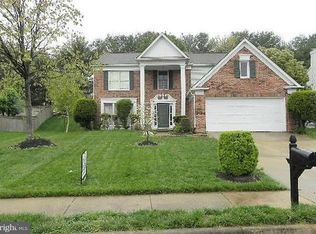 8 Leamington Rd, Fredericksburg, VA 22406