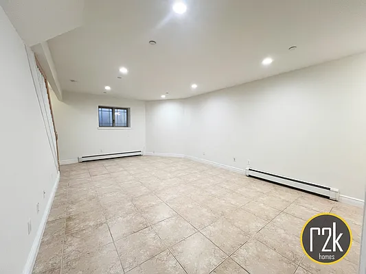 Rented by Realty 2000 Corp | media 16