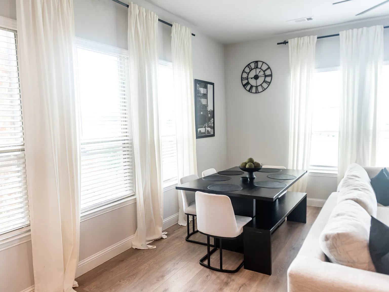 4 bed, 3.5 bath, 2290 sqft, $2,800 — Photo 3