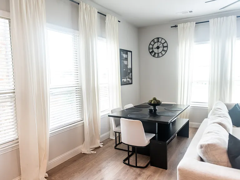 2216 Palomino St — Photo 3