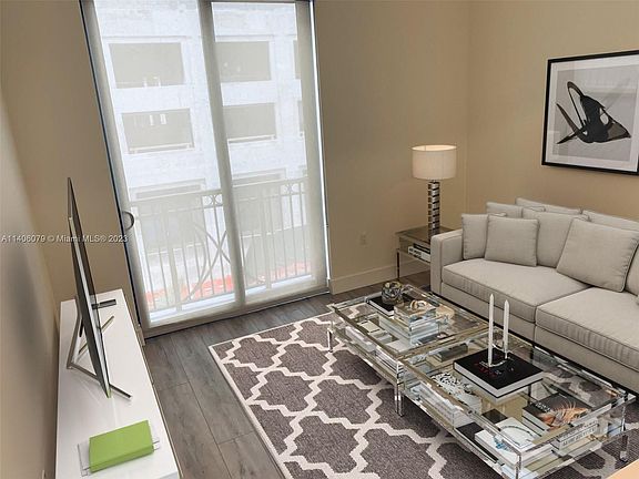 5th image of 301 Altara Ave APT 206