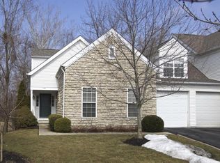 348 Sycamore Woods Ln, Columbus, OH