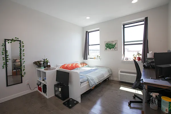 Rented by Corcoran | media 23