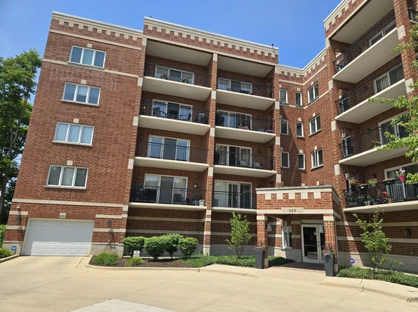 455 W Front St APT 307, Wheaton, IL 60187
