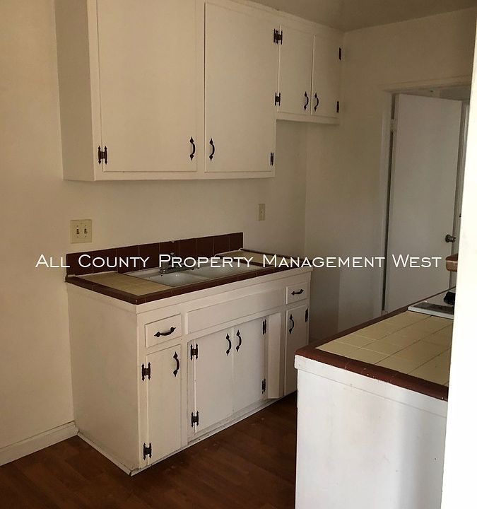 2nd image of 112 N Walnuthaven Dr APT F