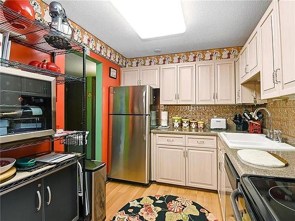 5th image of 4120 Parklawn Ave