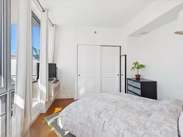 4815 11th St #9B — Photo 3