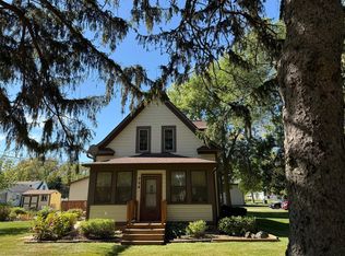 304 1st Ave SE, Geneva, MN 56035