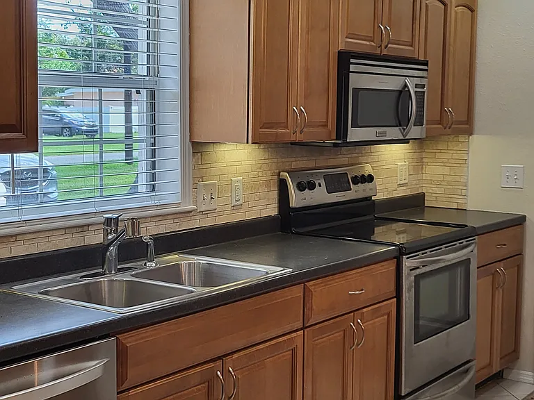 901 N Palm Dr SW — Photo 4