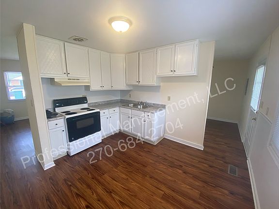 3rd image of 2216 Webster Ct
