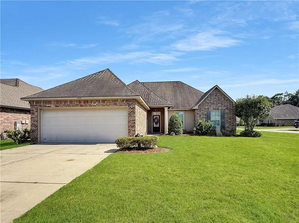 1825 Justin Dr, Covington, LA 70435