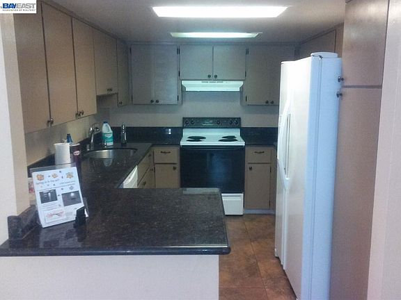 4th image of 1704 Dalessi Dr