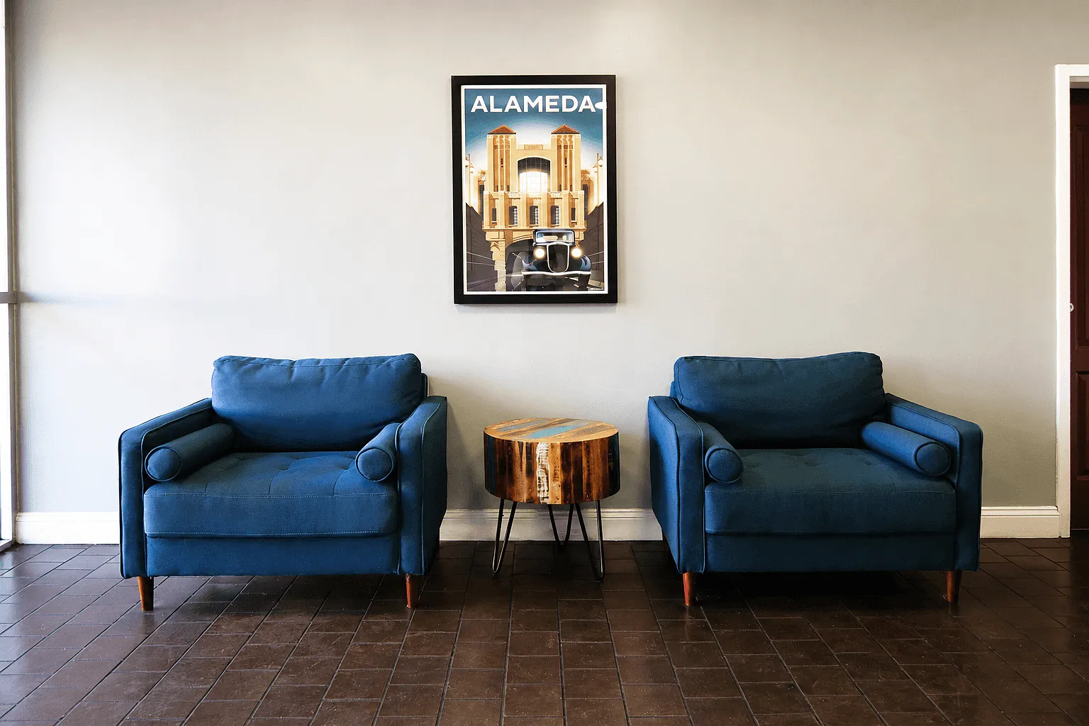 Three Crown Apartments — Photo 4