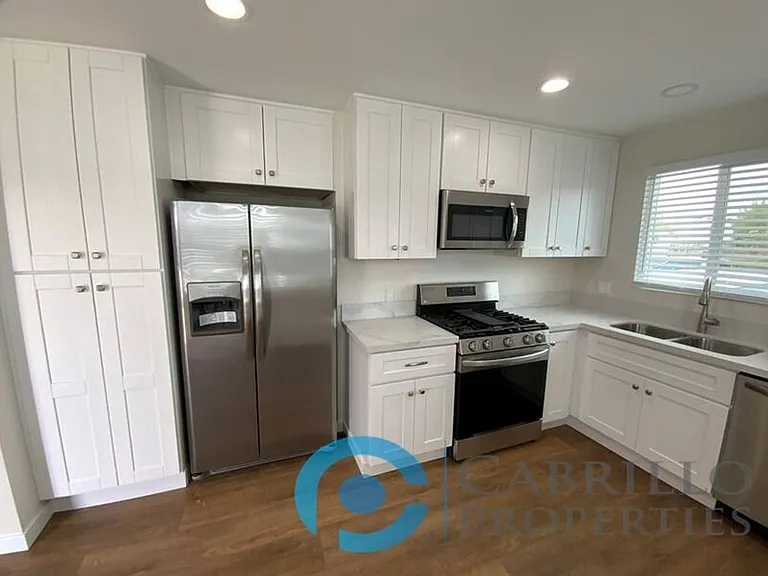 1628 Burton St — Photo 1