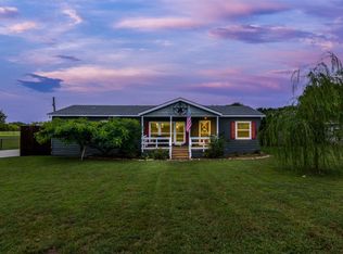 104 Ole Vittitoe Rd, Whitewright, TX 75491