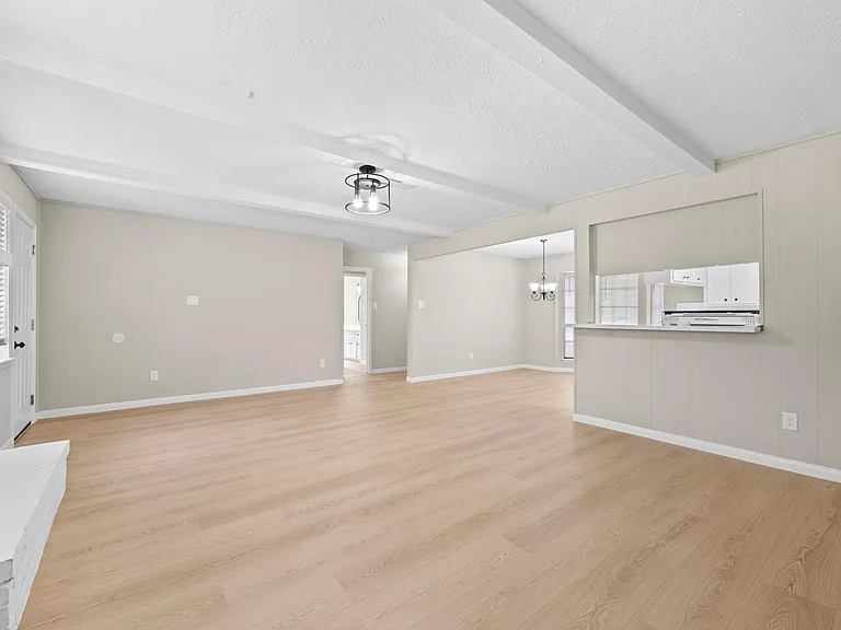 1923 Winding Creek Dr — Photo 9