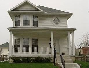 2nd image of 812 Baker St