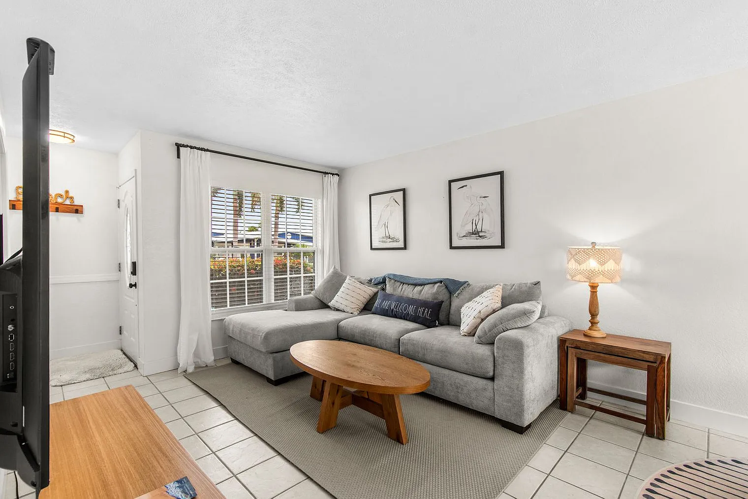2 bed, 1.5 bath, 871 sqft, $4,354 — Photo 2