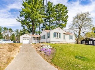 16 Middlebrook Dr, Springfield, MA 01129