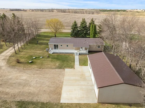 921 62nd Ave NE, Minot, ND 58703