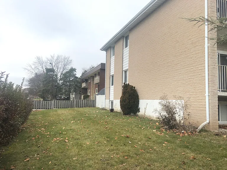 595 Silverbirch Rd #4 — Photo 11