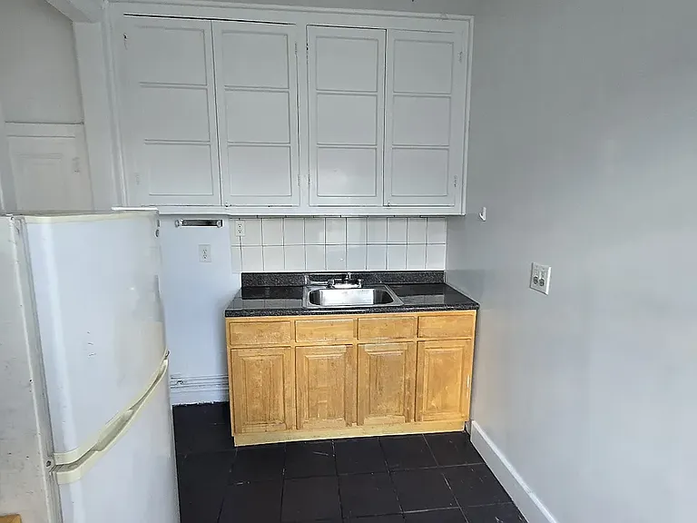 33 Bank St #27 — Photo 6