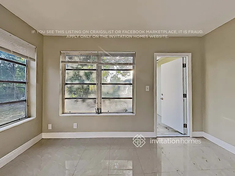 5560 SW 7th Ct — Photo 14