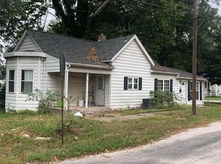 101 W J St, Belleville, IL 62226