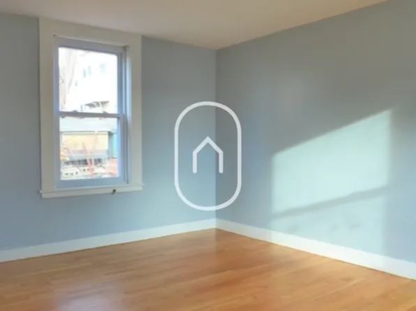 21 Commonwealth Ter, Brighton, MA 02135