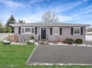 316 Lincoln Blvd, Hauppauge, NY 11788