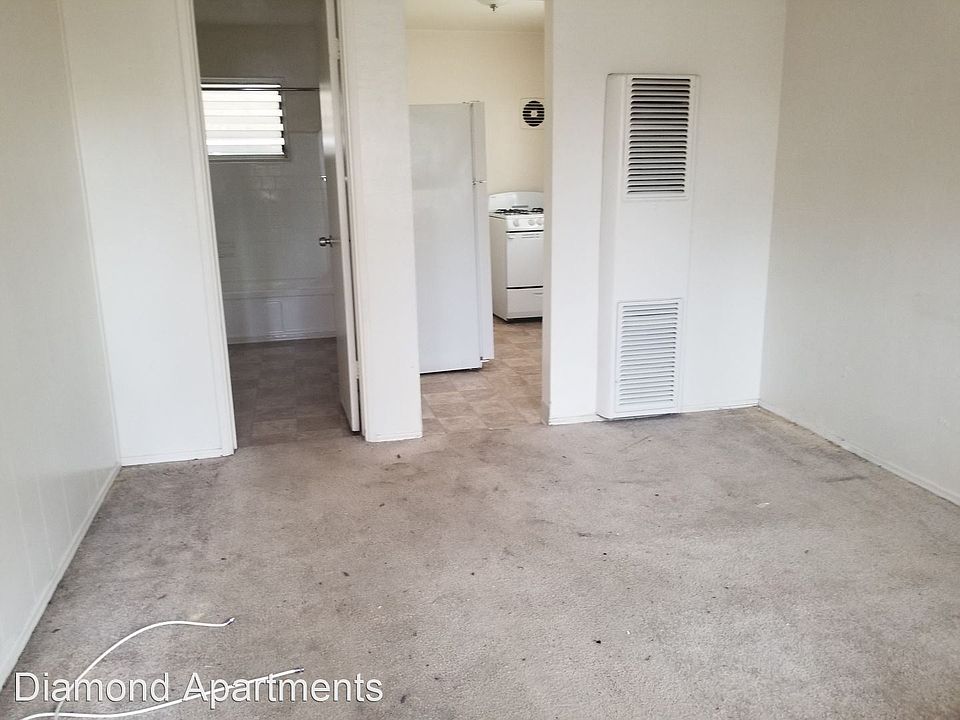 2nd image of 4459 Noyes St APT 1